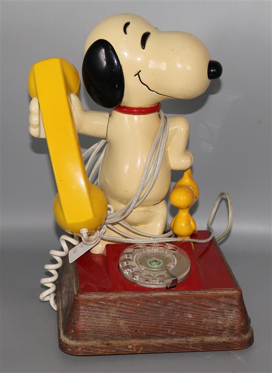 A Snoopy telephone